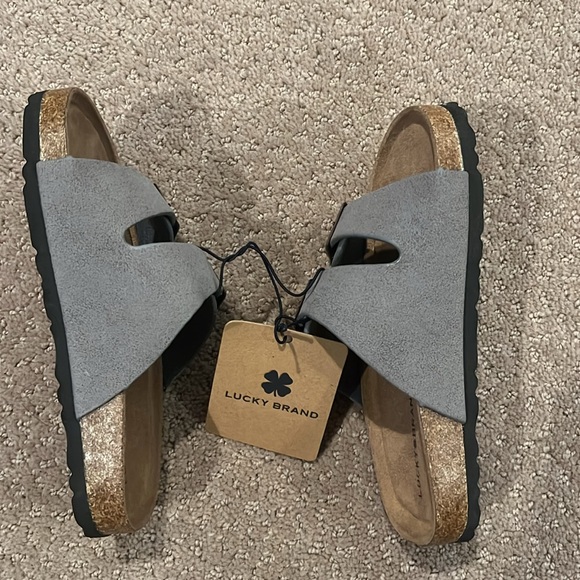 Lucky Brand Girls Sandals. Size 1. Brand New. Never worn. - Picture 4 of 6